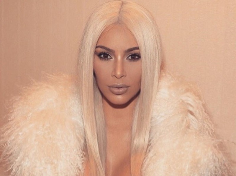 الصورة الأولى لابن كيم كارداشيان الجديد ساينت ويست وشبه كبير يجمعه بوالدته